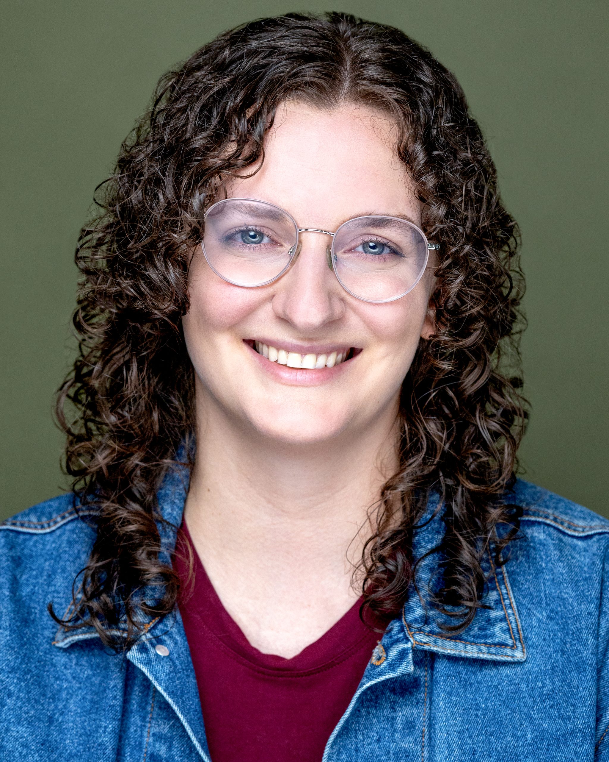 Lili Roussakis Headshot